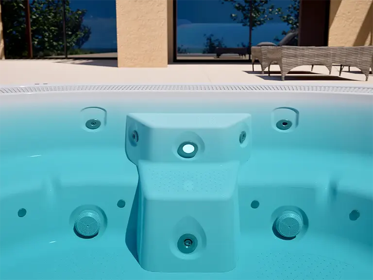 Aquavia Spa Hydra hot tub gallery image 3