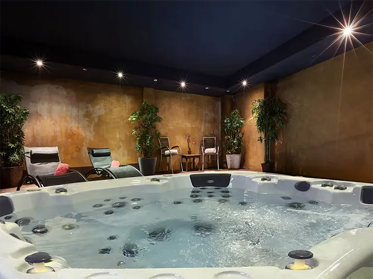 Be Well Canada Spa E680 hot tub gallery image 3