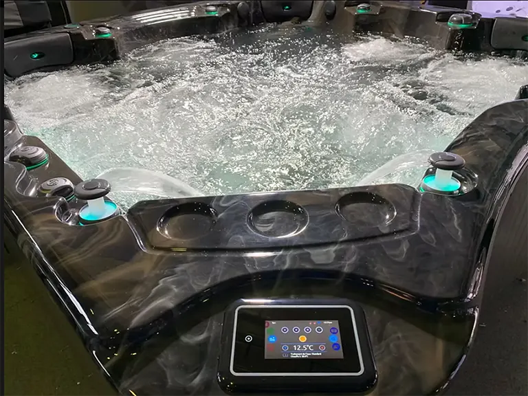 Be Well Canada Spa E680 hot tub gallery image 2