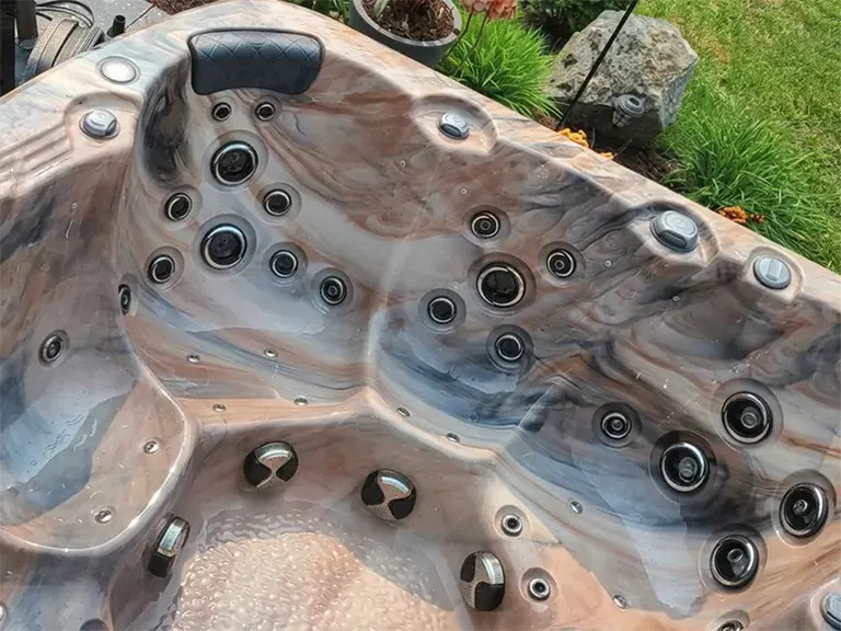 Be Well Canada Spa E770 hot tub gallery image 3
