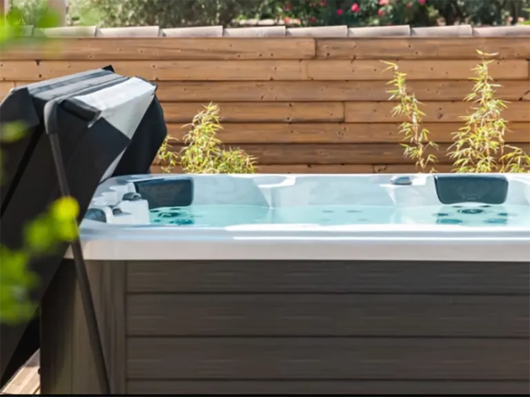 Be Well Canada Spa O547 hot tub gallery image 1