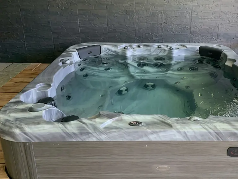 Be Well Canada Spa O765