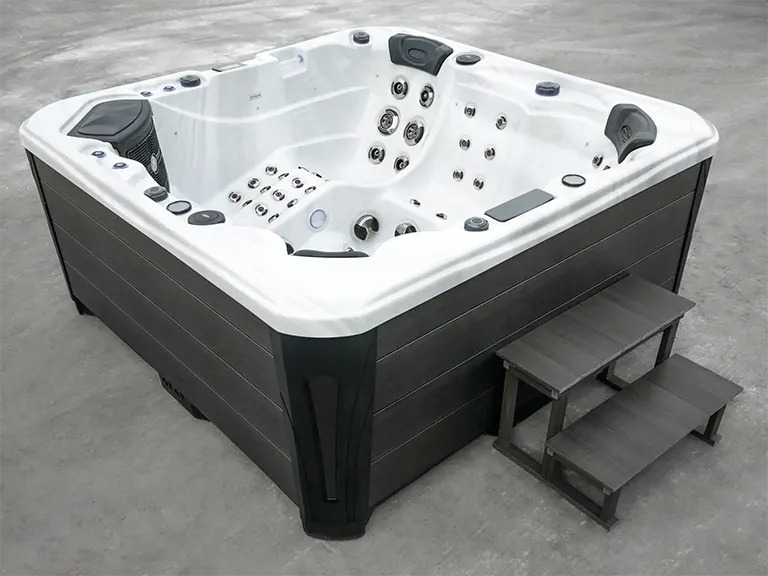 Platinum Spas Infinity hot tub gallery image 1