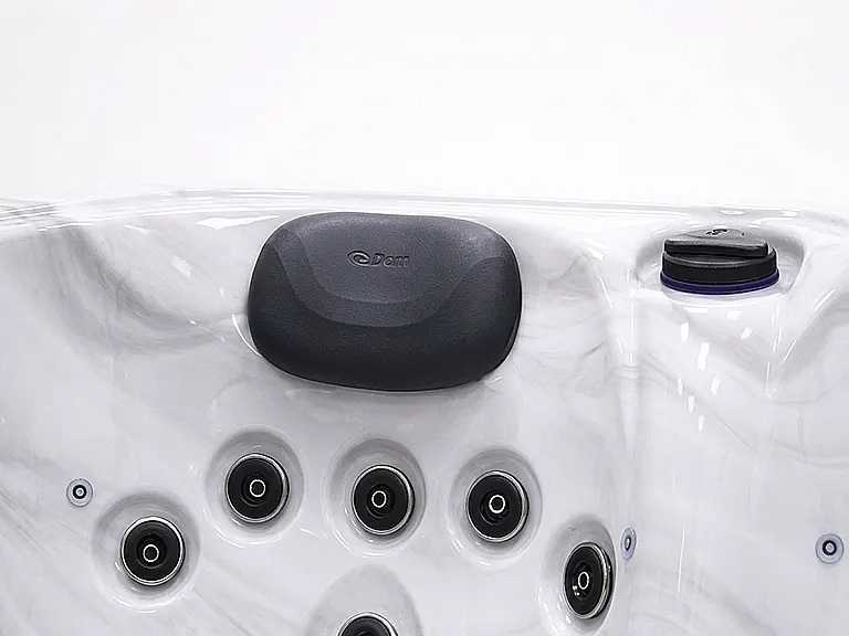 Platinum Spas Onyx hot tub gallery image 3