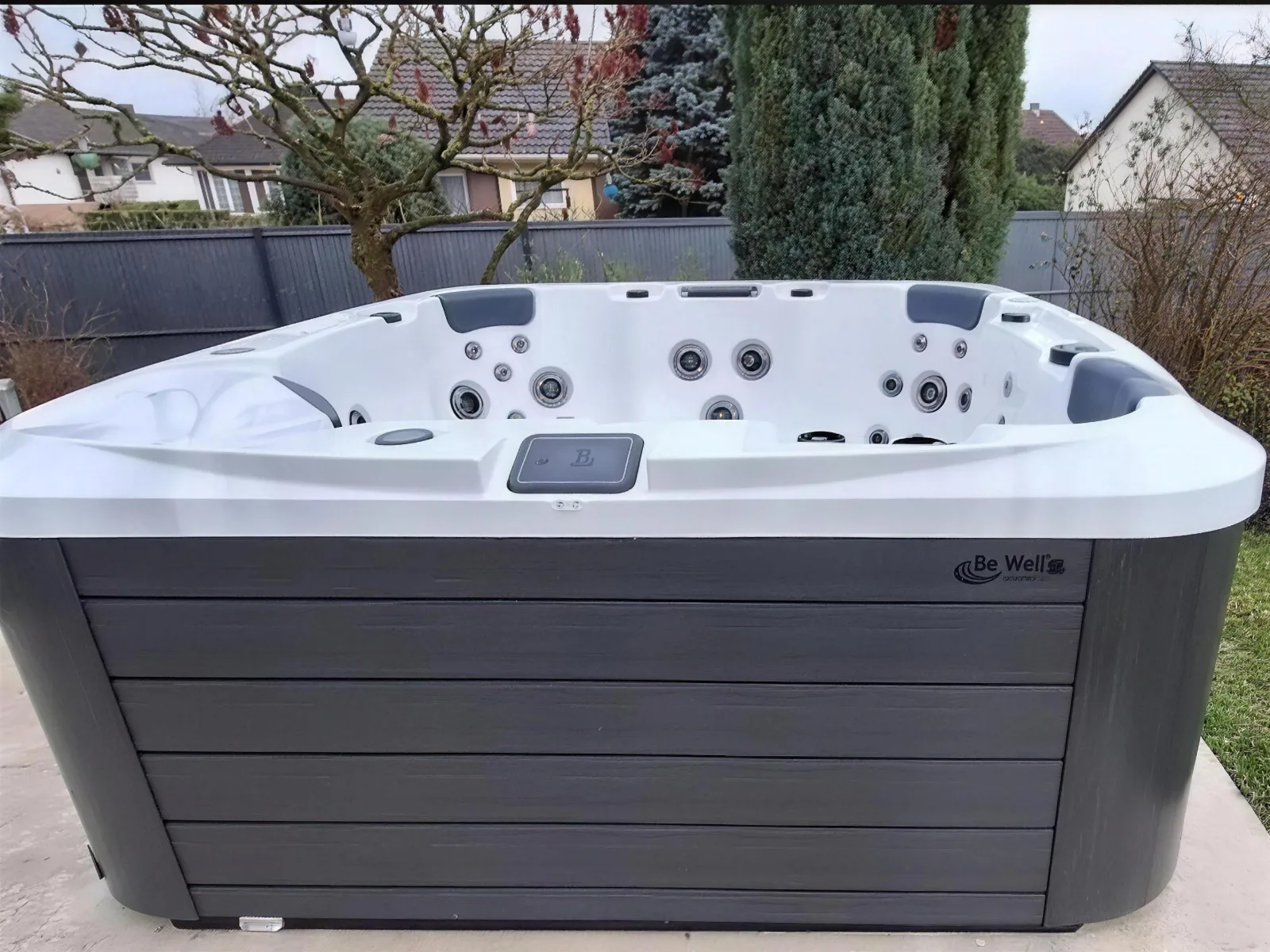 Be Well Premium P682 hot tub