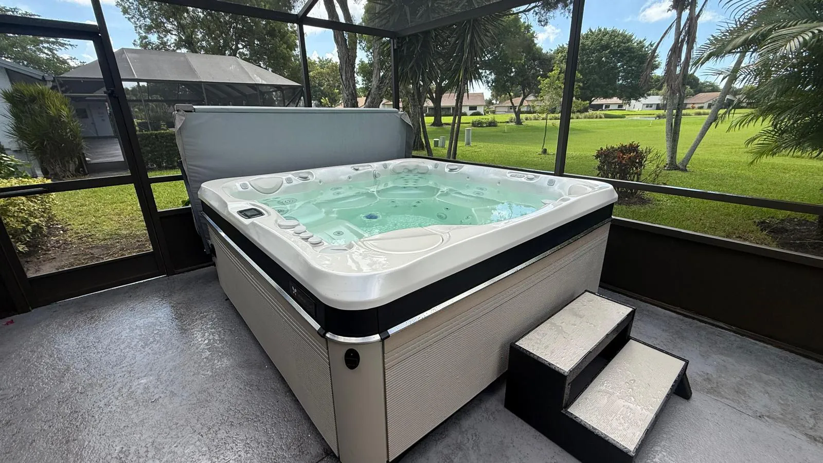 Caldera Geneva with steps in the screened patio