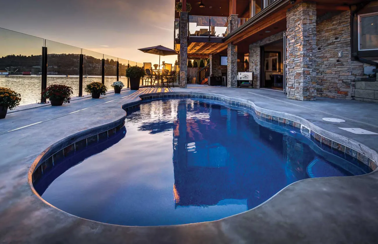 Latham Aruba fiberglass pool, photo 2