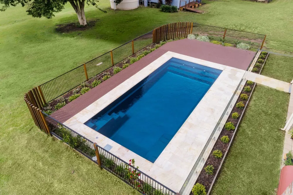 Latham Athens 13.37 fiberglass pool, photo 3