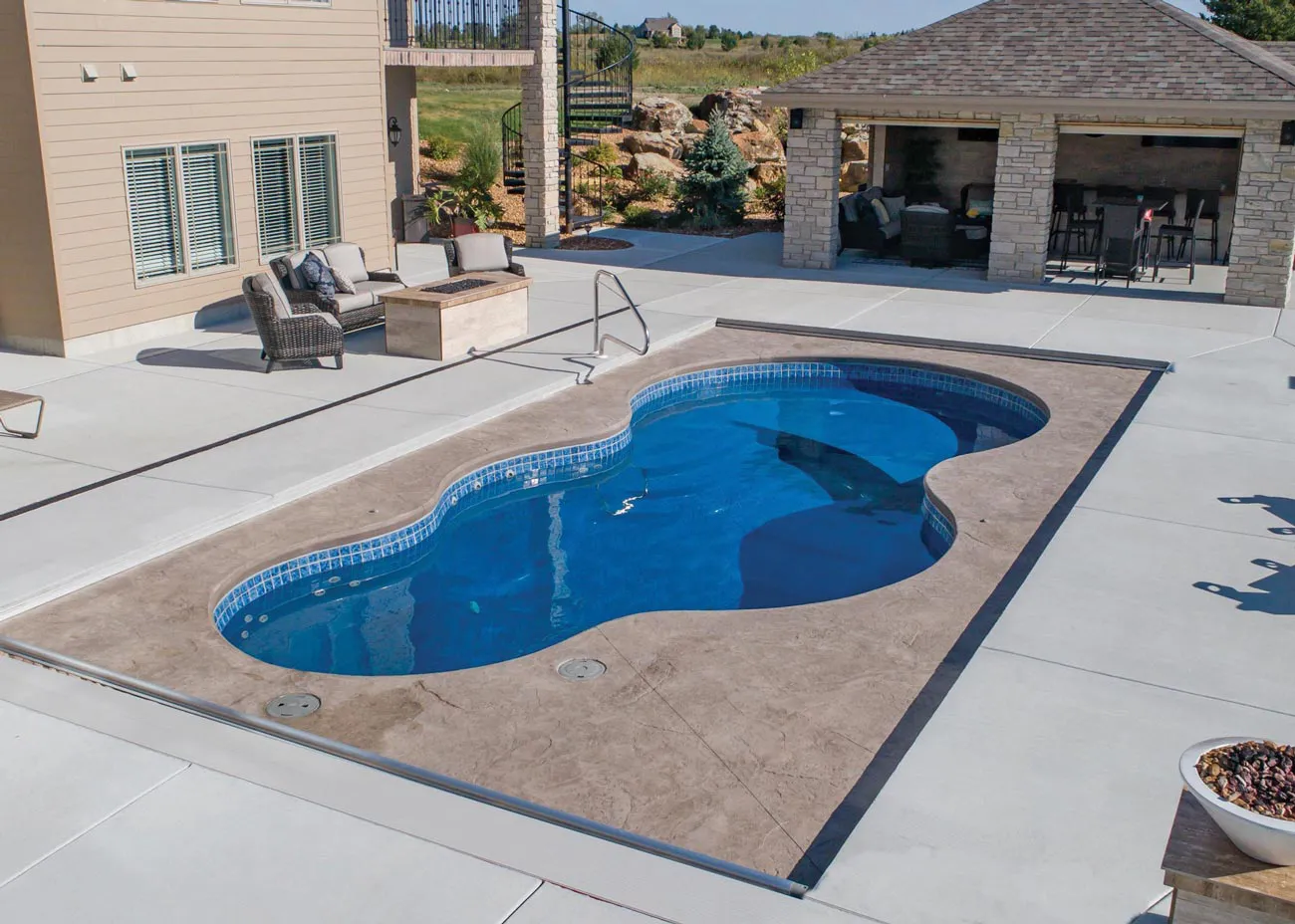 Latham Axiom 14 fiberglass pool, photo 2