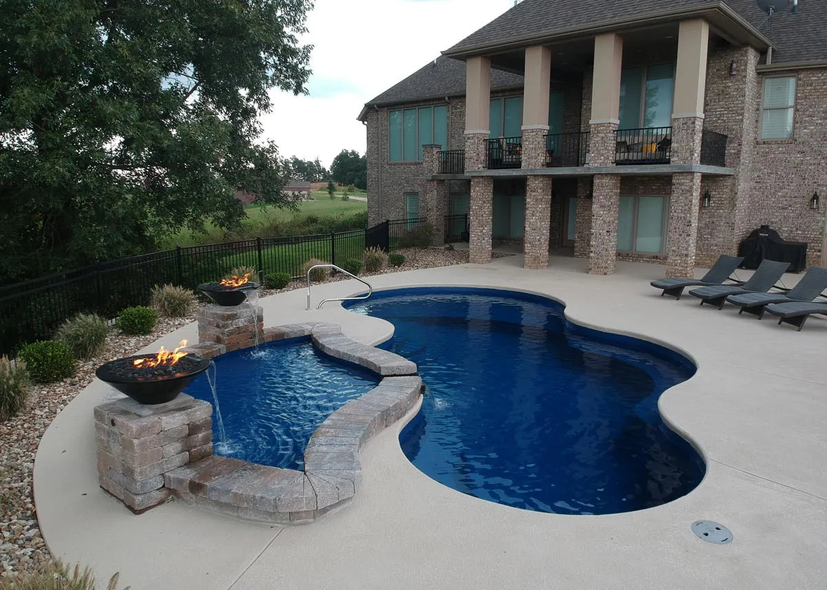 Latham Axiom 14 fiberglass pool, photo 3