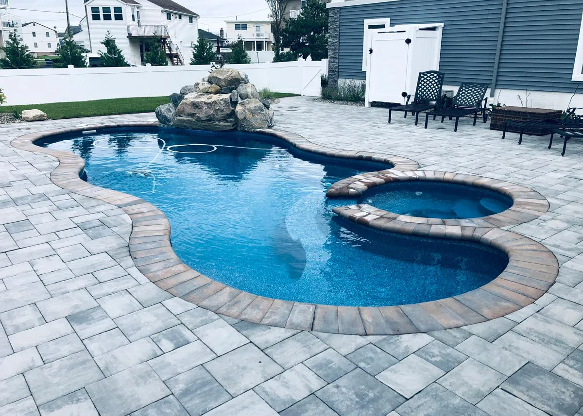 Latham Bermuda 14 Deluxe fiberglass pool, photo 3