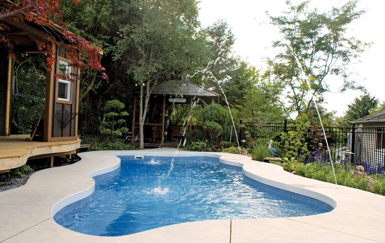 Latham Cape Cod 12 fiberglass pool, photo 2
