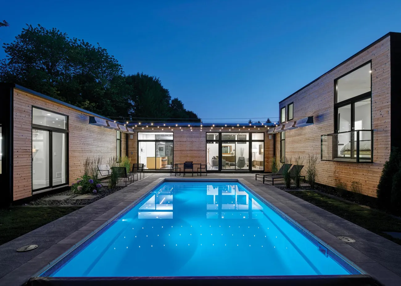 Latham Claremont fiberglass pool, photo 2