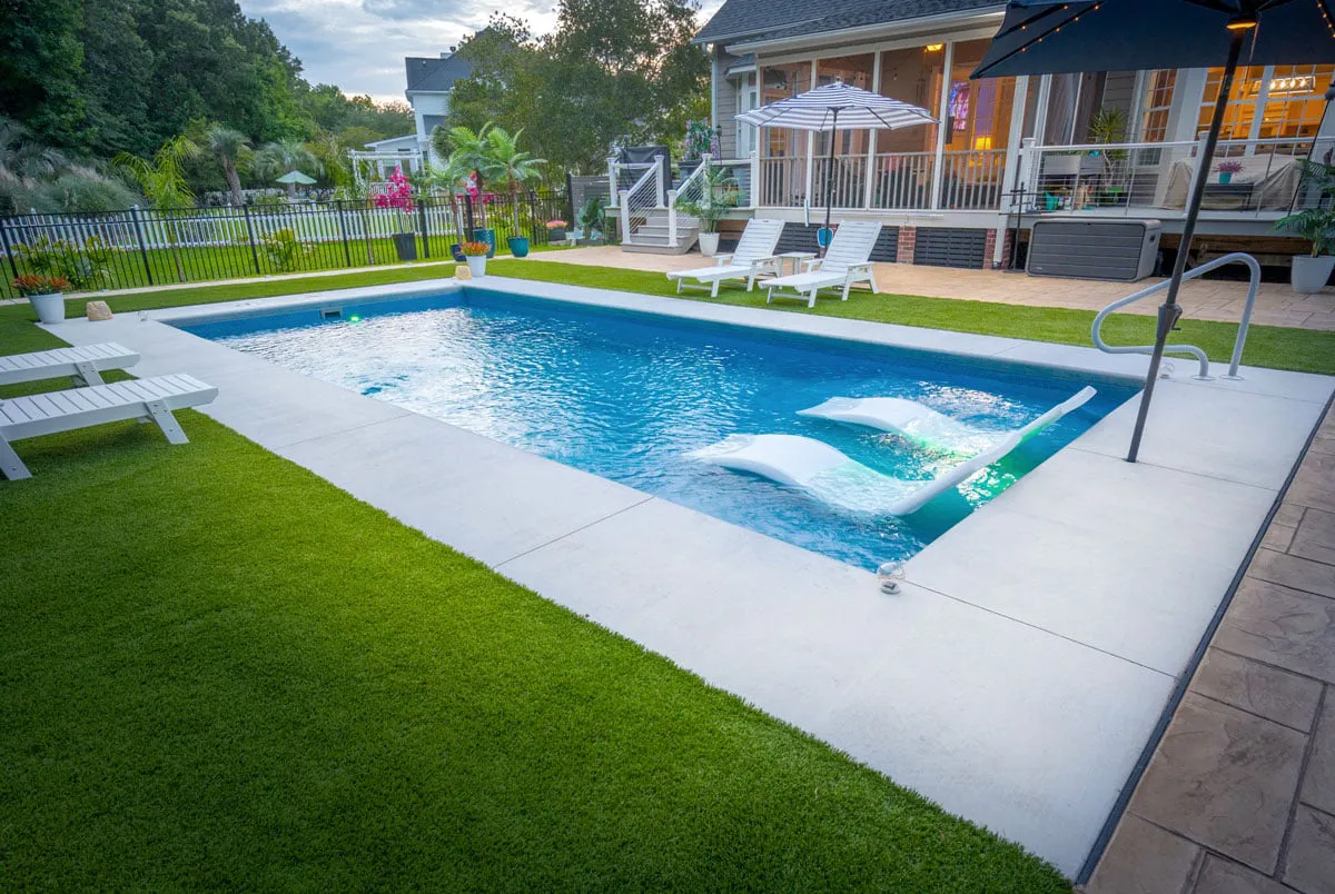 Latham Corinthian 12 fiberglass pool, photo 3