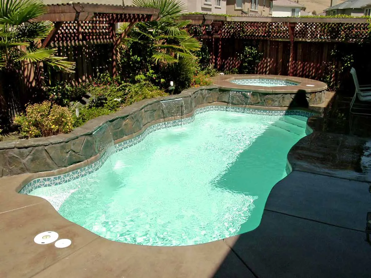 Latham Key West fiberglass pool, photo 3