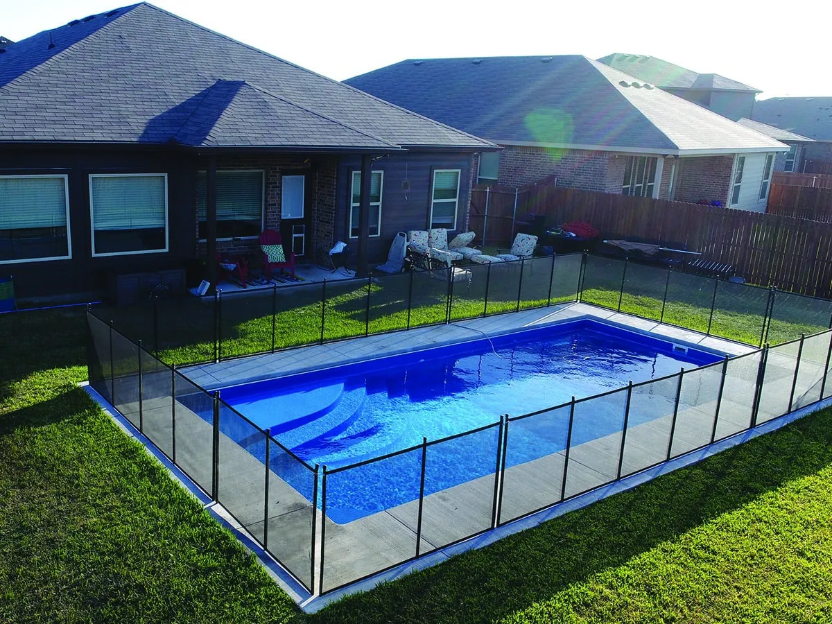 Latham Olympia 14 fiberglass pool, photo 2