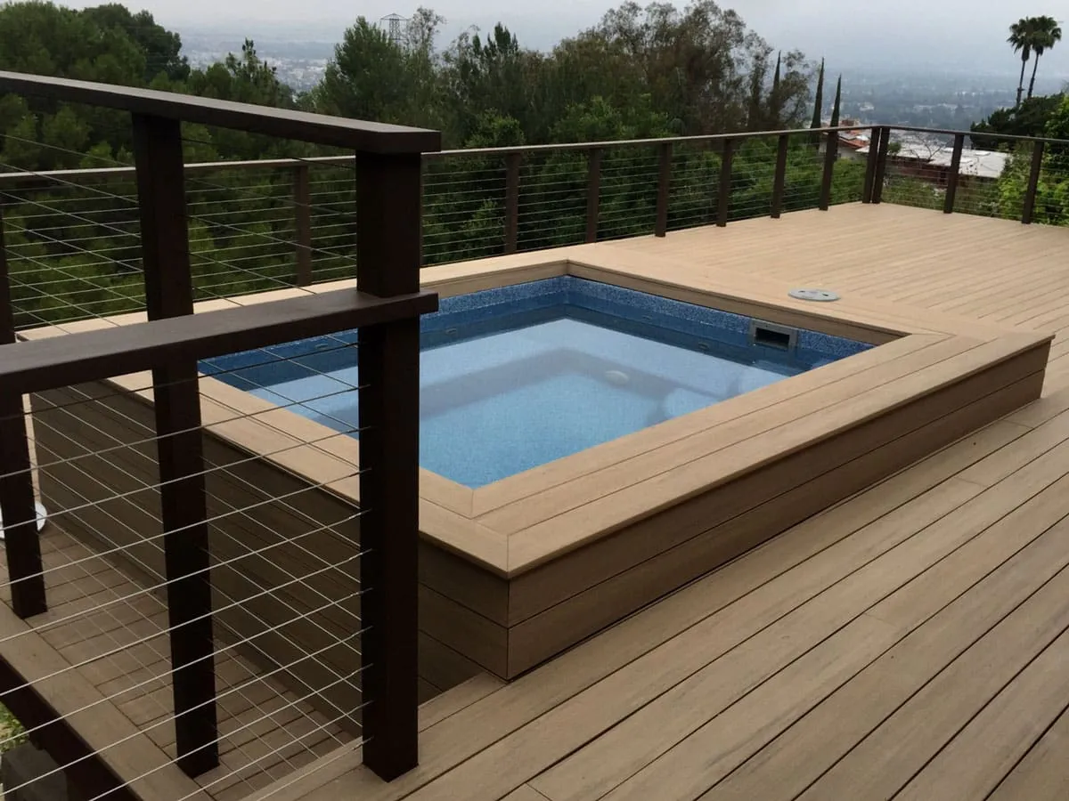 Latham Royal fiberglass spa, photo 2
