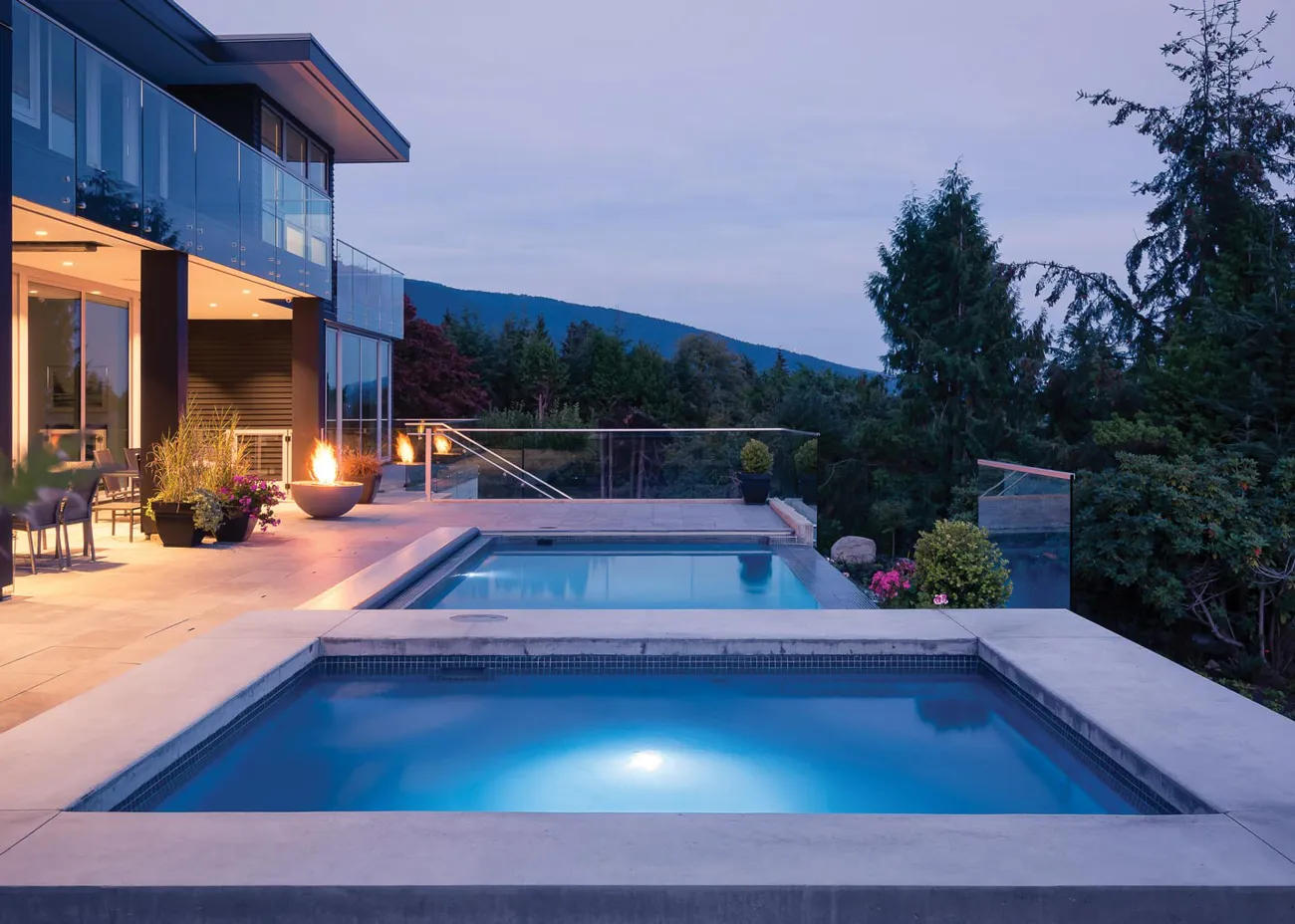 Latham Royal fiberglass spa