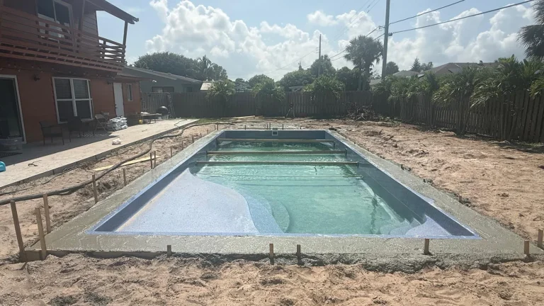 Fiberglass pool filled, with the edge formed