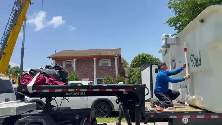 Video: fiberglass pool shell on the delivery trailer